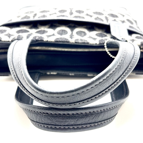 *RARE* Vintage Coach! 🖤 2000 Wool & Leathered Tote - Picture 5 of 15